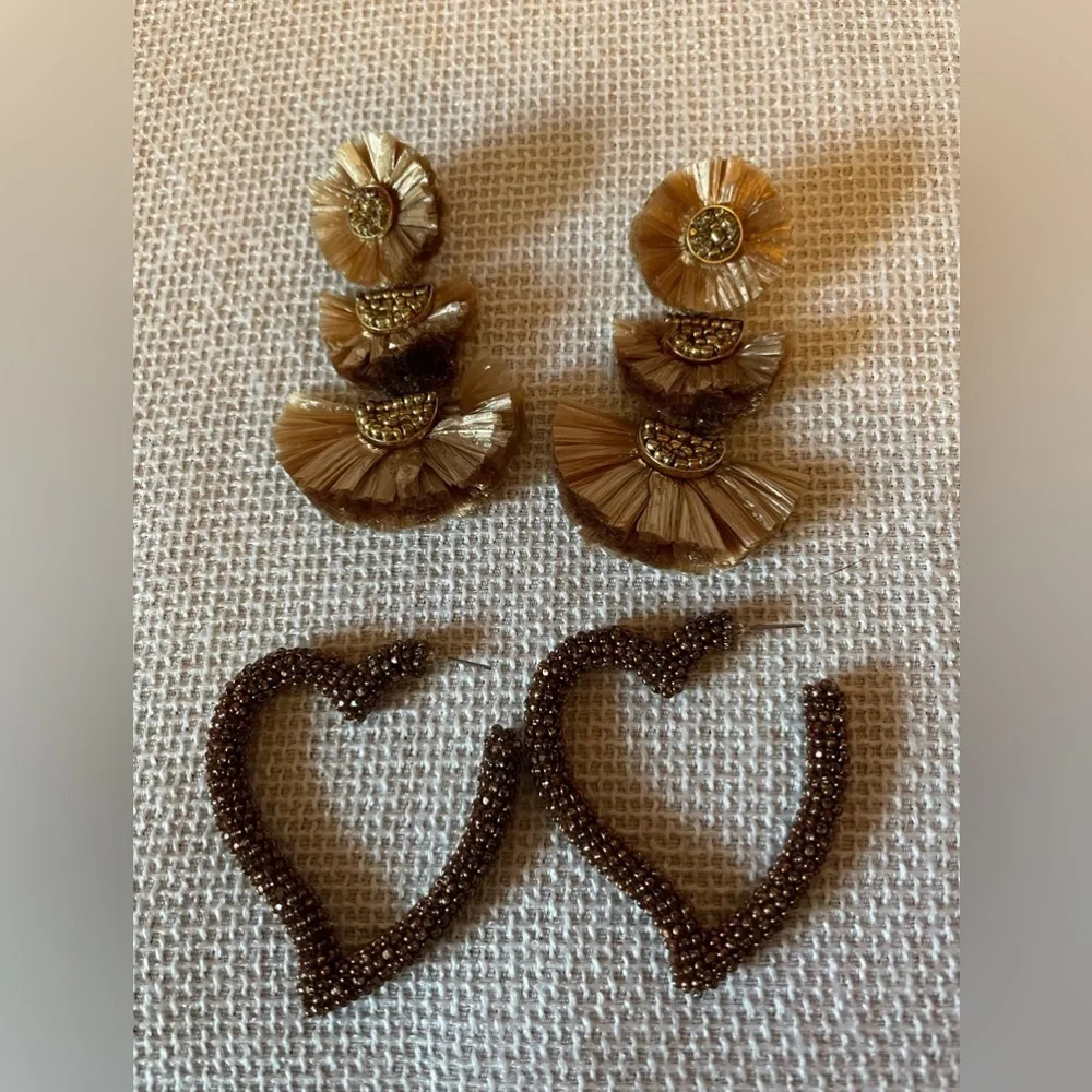 Two pairs of pierced earrings - Picture 6 of 6